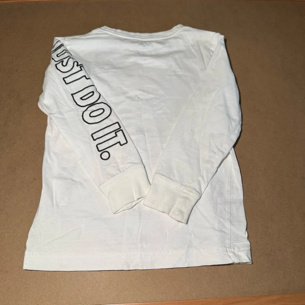 Nike Graphic Long Sleeve Athletic T-Shirt